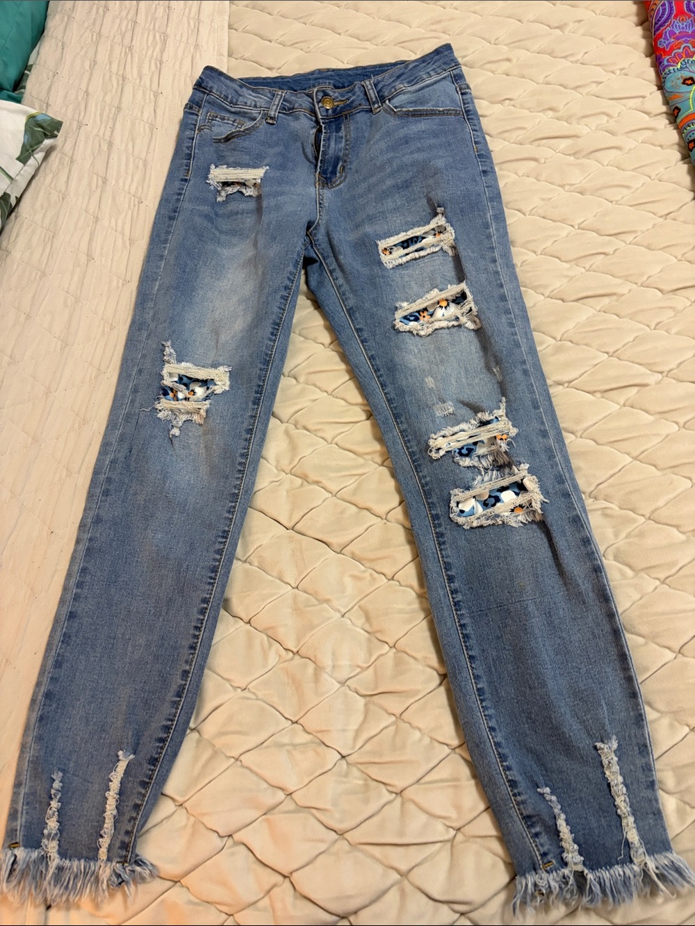 Distressed Light Blue Women's Skinny Jeans stretch